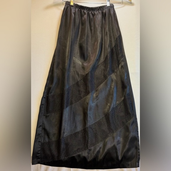 Vintage Black Skirt with Lace Panels Size Medium Made in USA - Picture 1 of 7